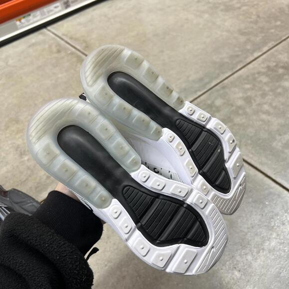 Nike Air Max 270 White Black running gym shoes size 6 WOMENS - Picture 5 of 6